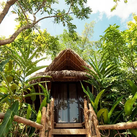 Inigtan Lio Bamboo Cottages El Nido Exterior photo
