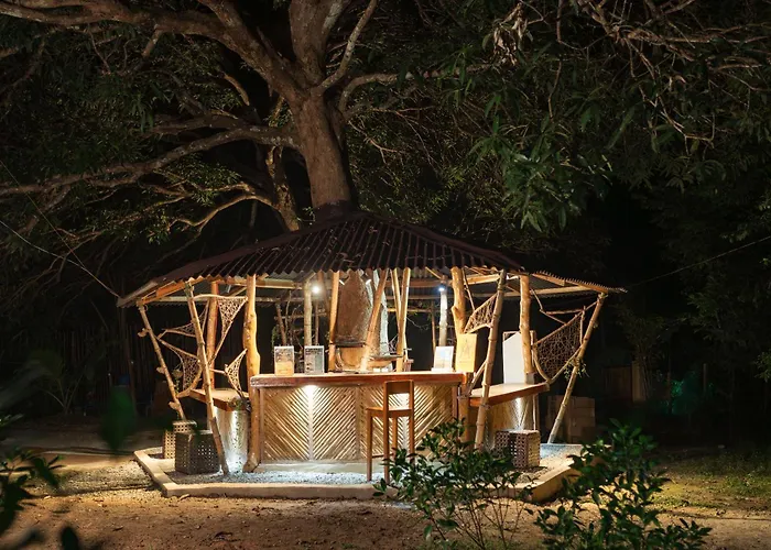 Inigtan Lio Bamboo Cottages