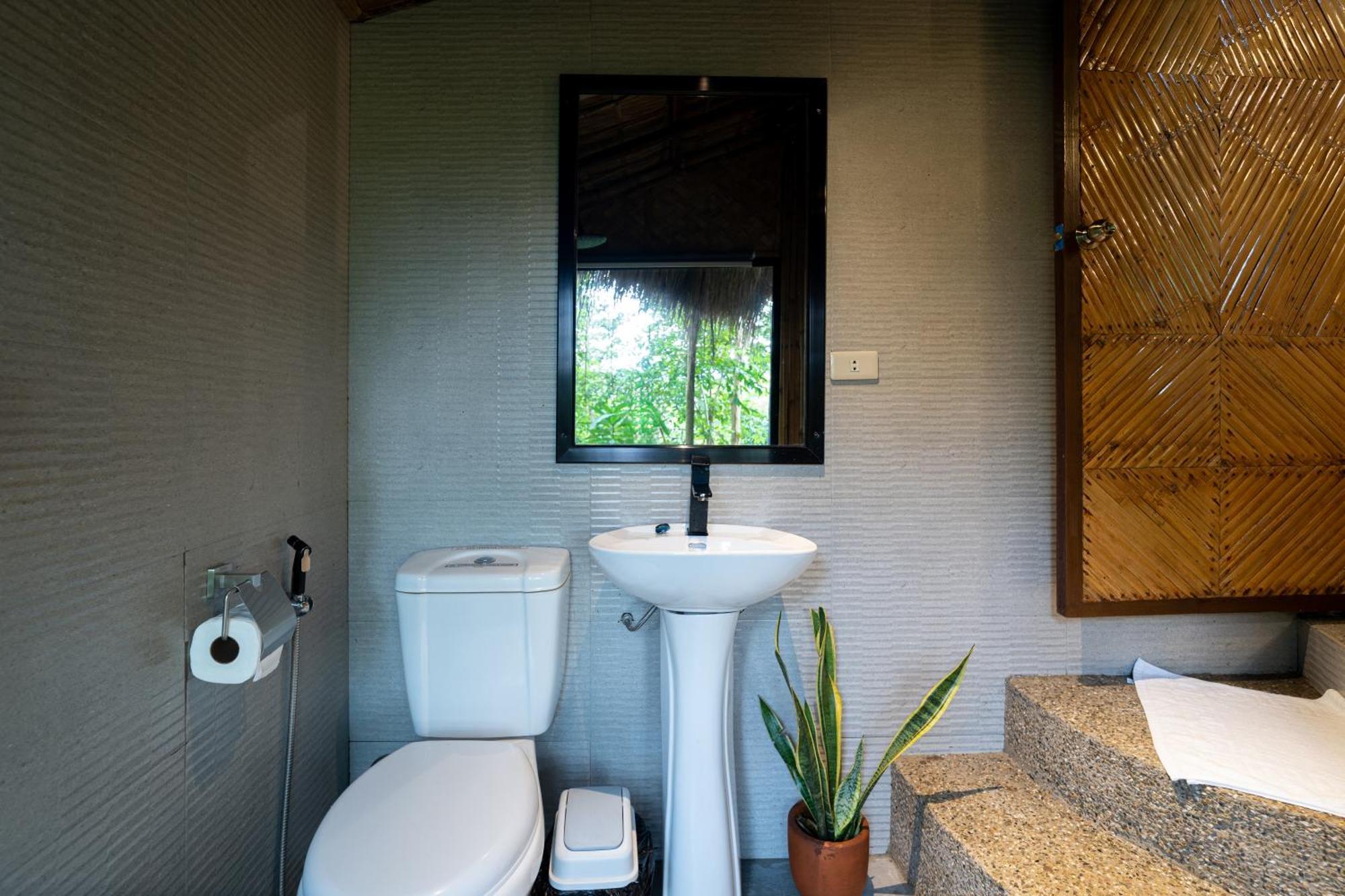Inigtan Lio Bamboo Farm stay El Nido